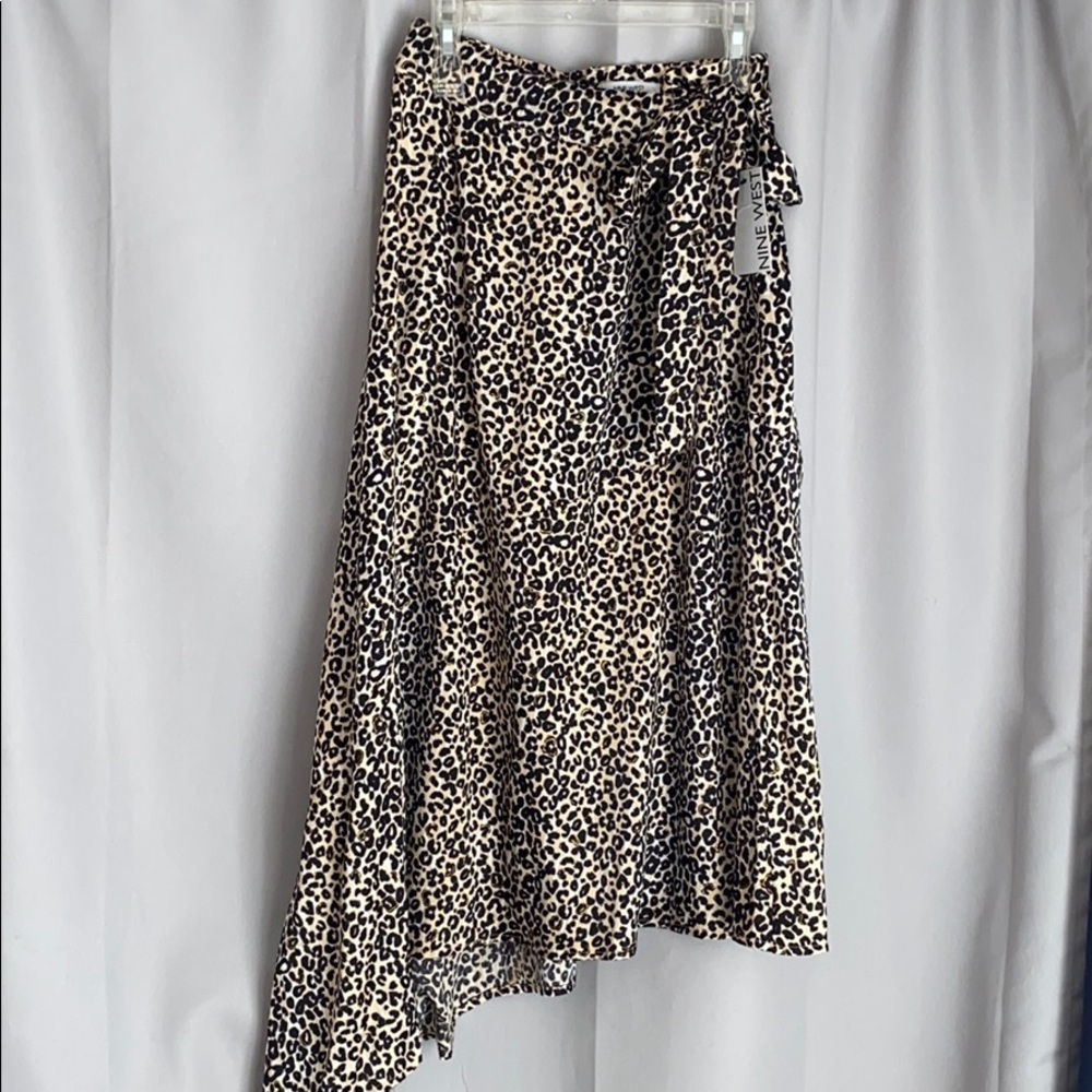 New Nine West Leopard print skirt